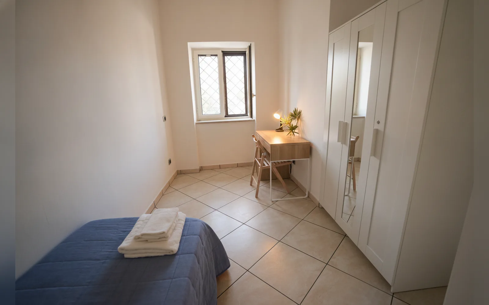 Camera con bagno privato — CasaRos, Napoli (Veneto) (foto 15)