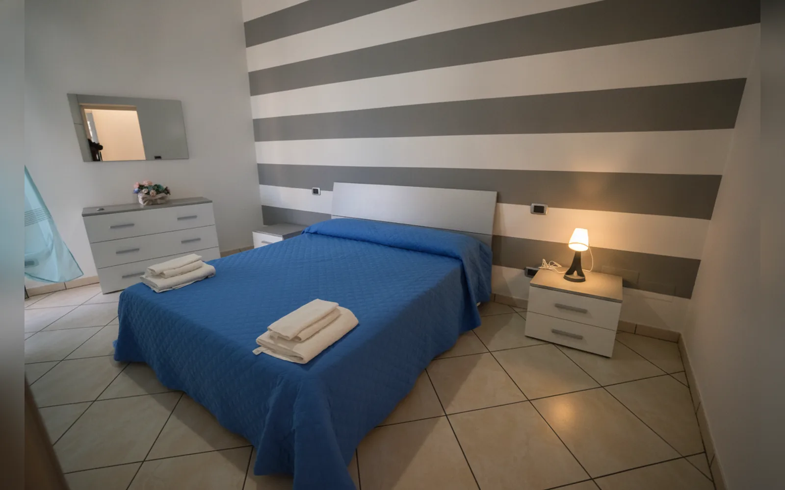 Camera con bagno privato — CasaRos, Napoli (Veneto) (foto 18)